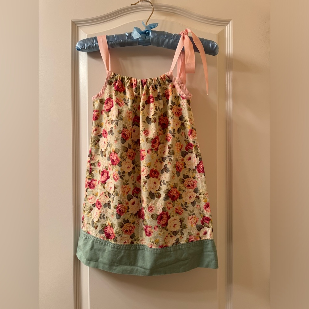 Girls Summer Dress Size 4T - Picture 2 of 7